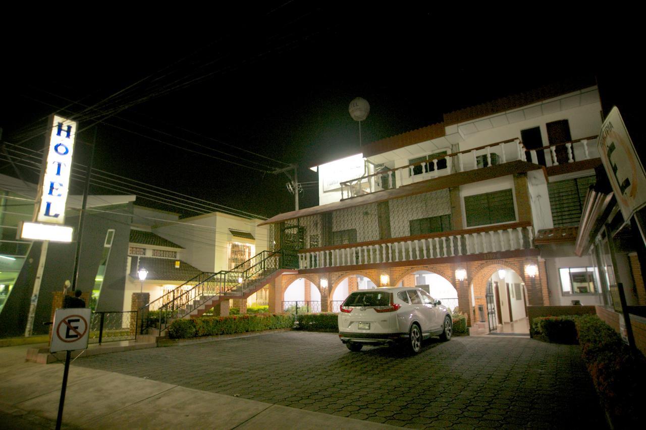 Hotel Maria De Lourdes Tuxtepec ภายนอก รูปภาพ